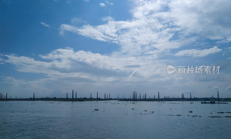 这张照片代表孟加拉国砖厂的污染情况。孟加拉国和全世界的气候变化。