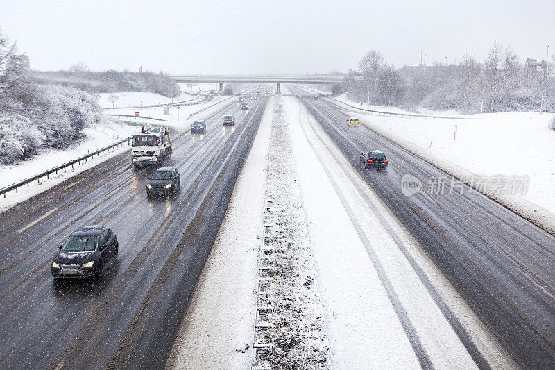 德国高速公路大雪