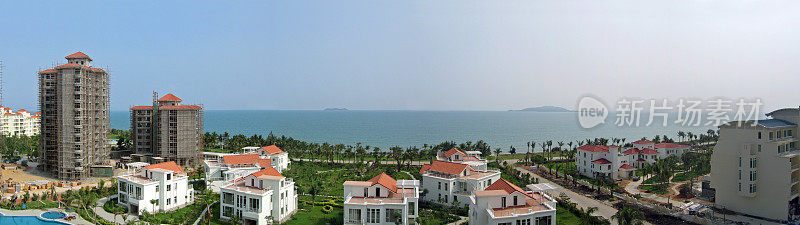 三亚海滨的白色别墅和新建建筑
