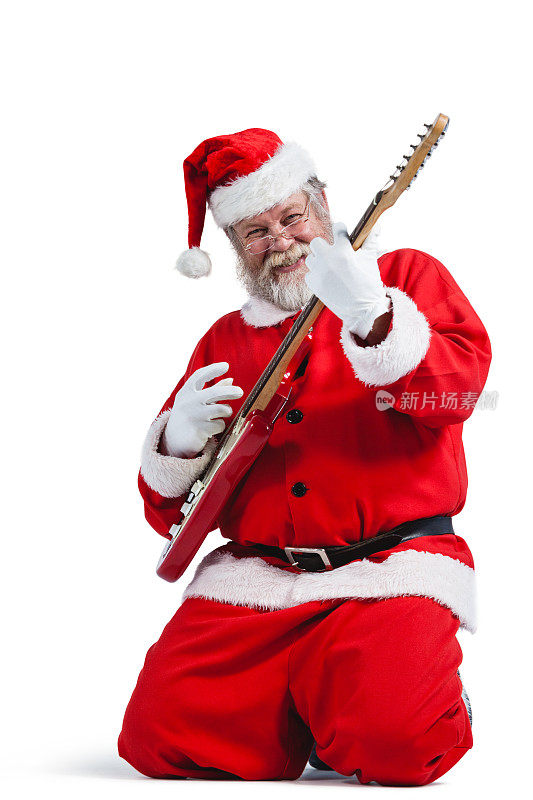 微笑的圣诞老人弹吉他的肖像