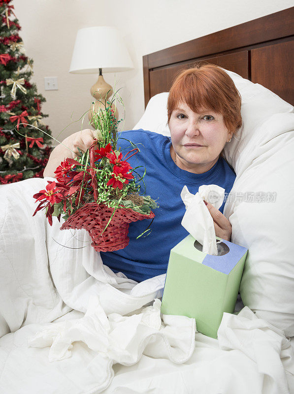 圣诞节生病卧床的女人