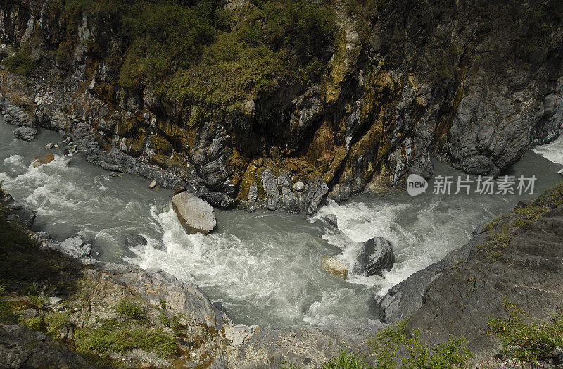 河流弯曲