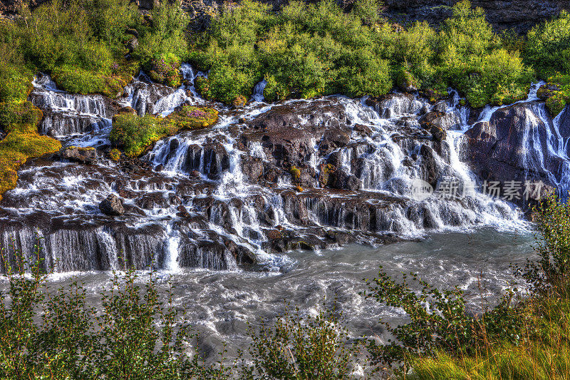 Hraunfossar瀑布