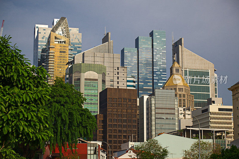 从唐人街看新加坡商业区的天际线。