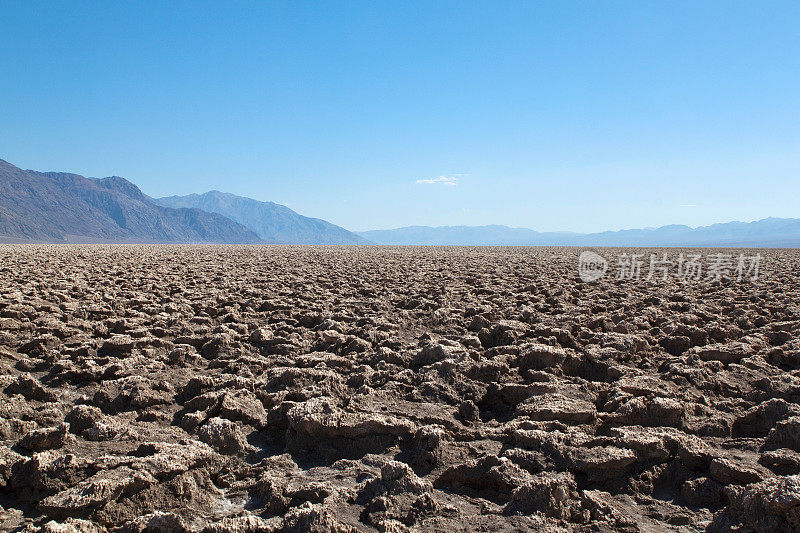 死亡谷的干旱盐滩
