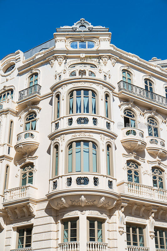西班牙马拉加市中心华丽的公寓楼