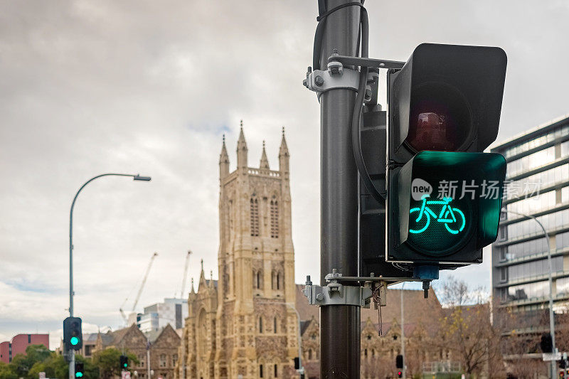 自行车的绿色交通信号