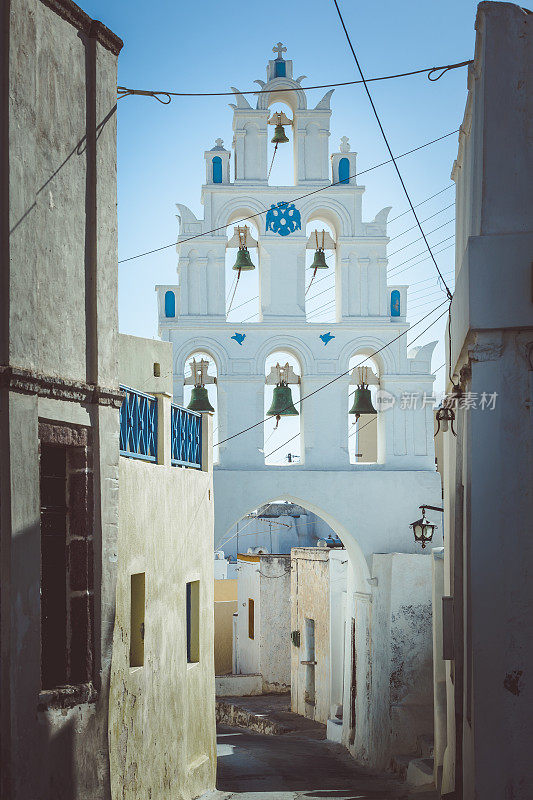 希腊圣托里尼群岛菲拉岛的钟塔