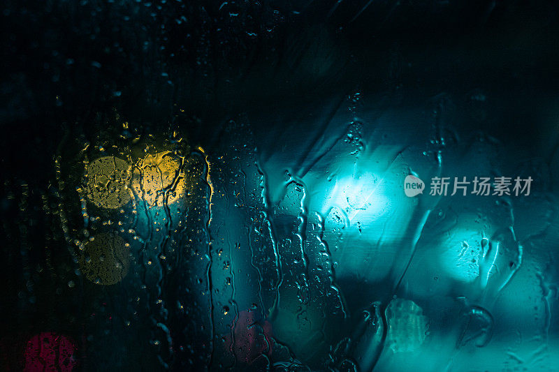 雨滴，交通灯，电车窗户