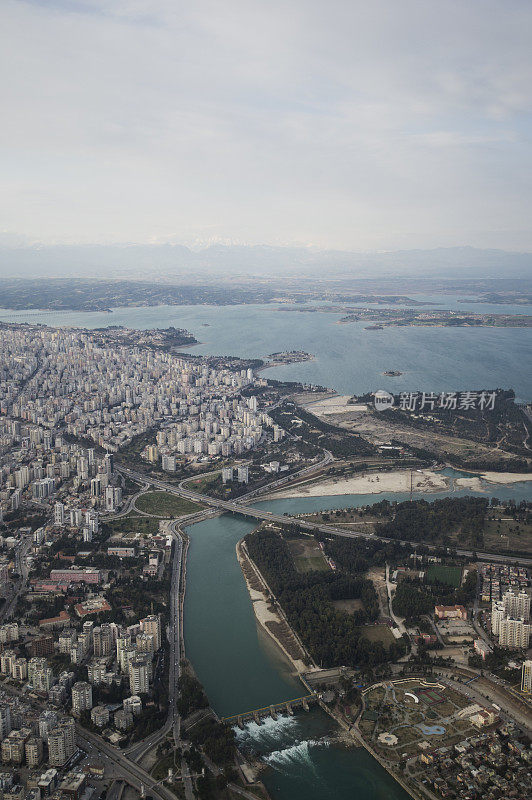 土耳其阿达纳城市的天空景观