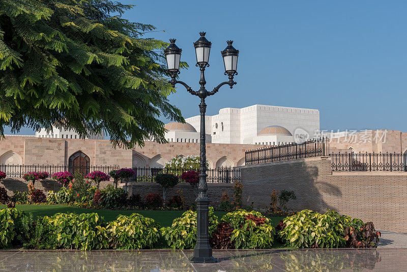 阿曼马斯喀特皇家宫殿的灯柱