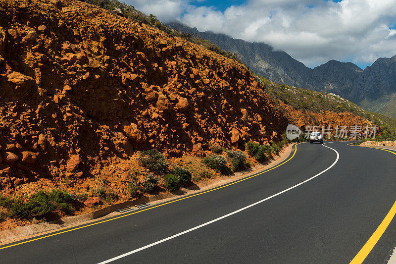 南非开普敦附近的风景优美的公路
