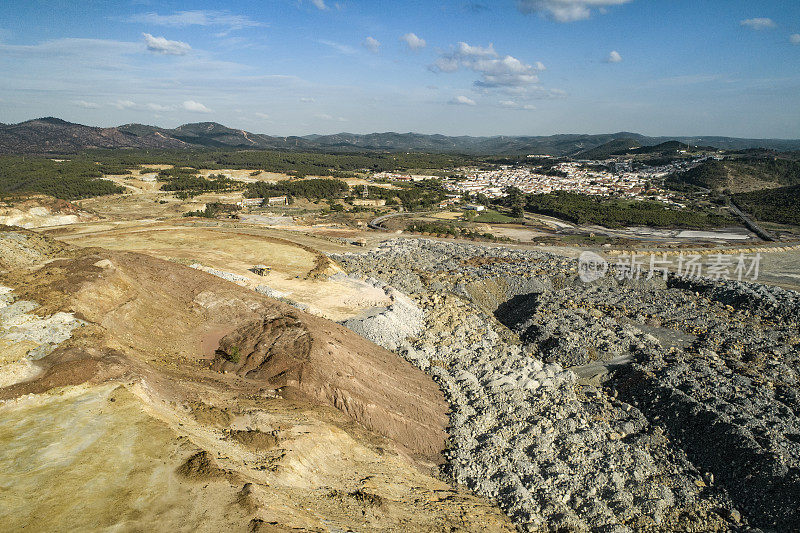 西班牙韦尔瓦矿的露天矿井
