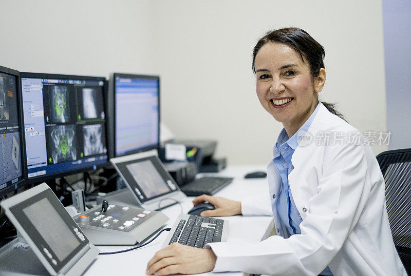 肿瘤学女医生肖像