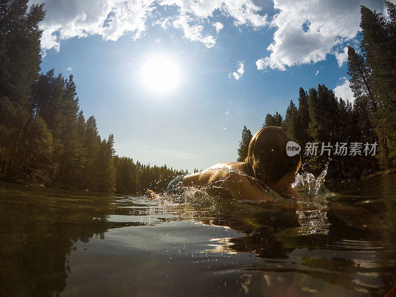 唐纳湖上的夏天