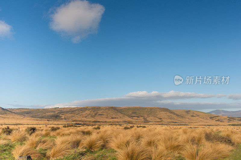 广角公路绕山绕日环绕新西兰南岛自然景观，是新西兰最著名的旅游胜地