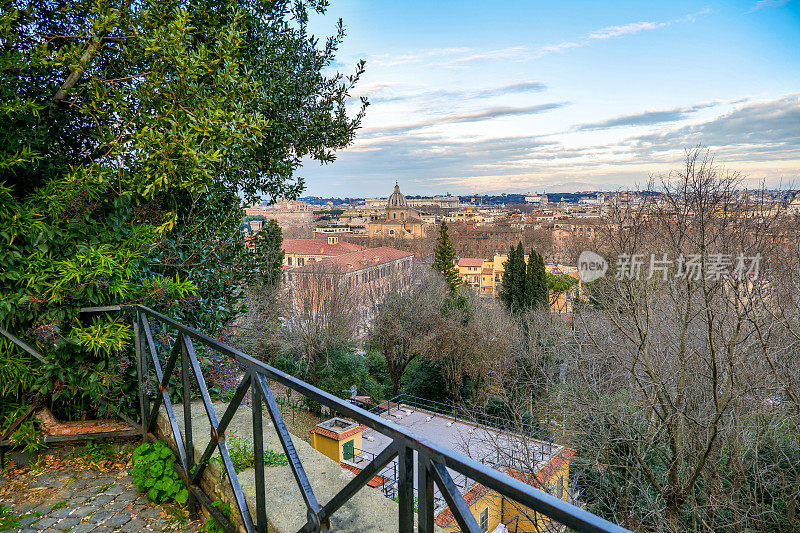 从Gianicolo观景台俯瞰罗马历史中心的全景