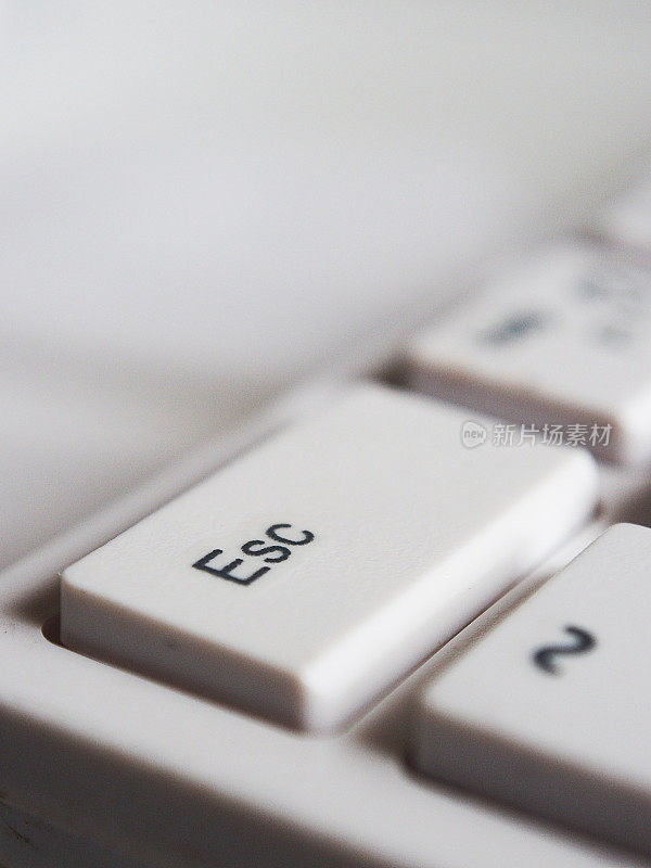 键盘在ESC字
