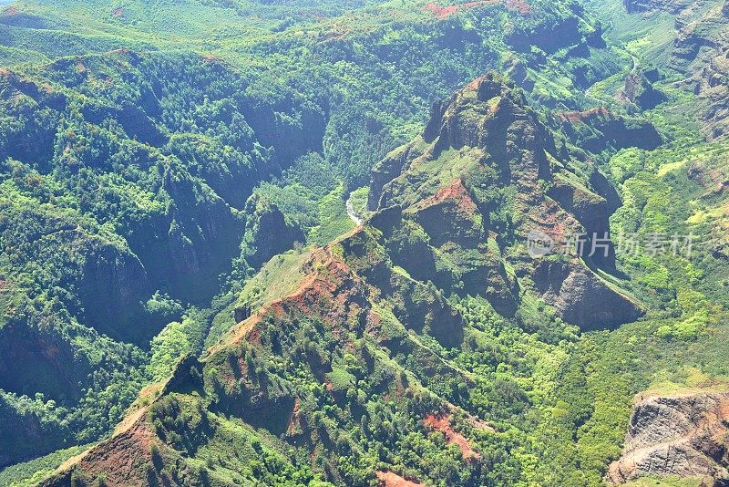 鸟瞰威美亚峡谷在考艾岛，夏威夷美国