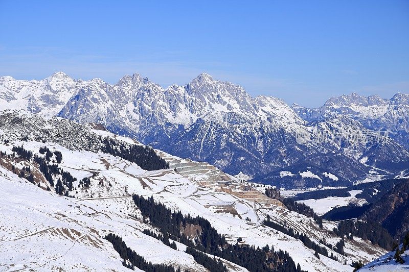 冬季奥地利萨尔巴赫马戏团滑雪胜地