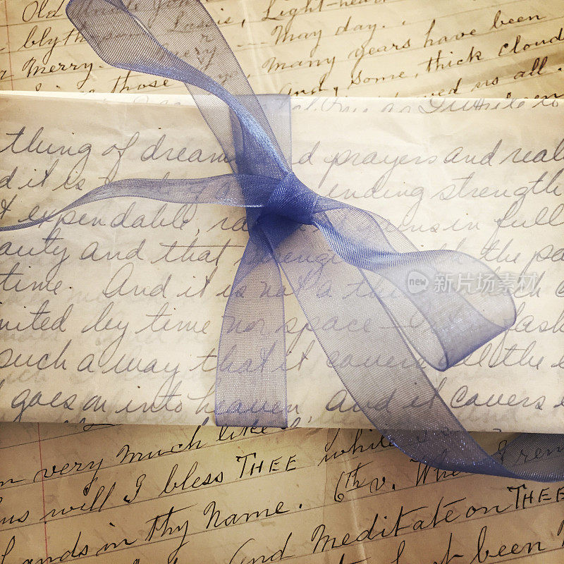 《旧信》和《漂亮的蓝丝带