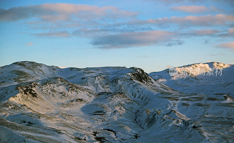 冰岛:Hveragerði附近的山