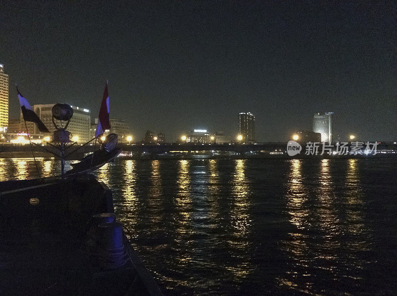 开罗在晚上