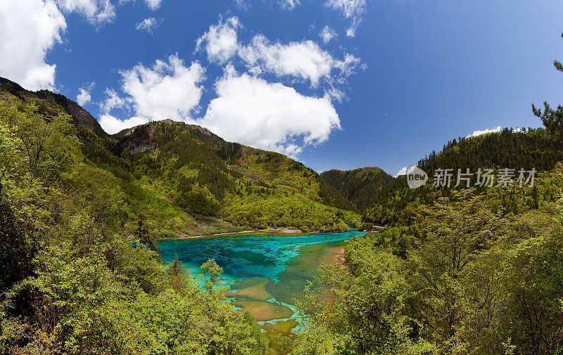 中国四川九寨沟的五花湖