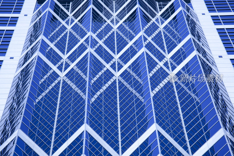 西雅图市中心办公大楼外观，钨蓝光效果