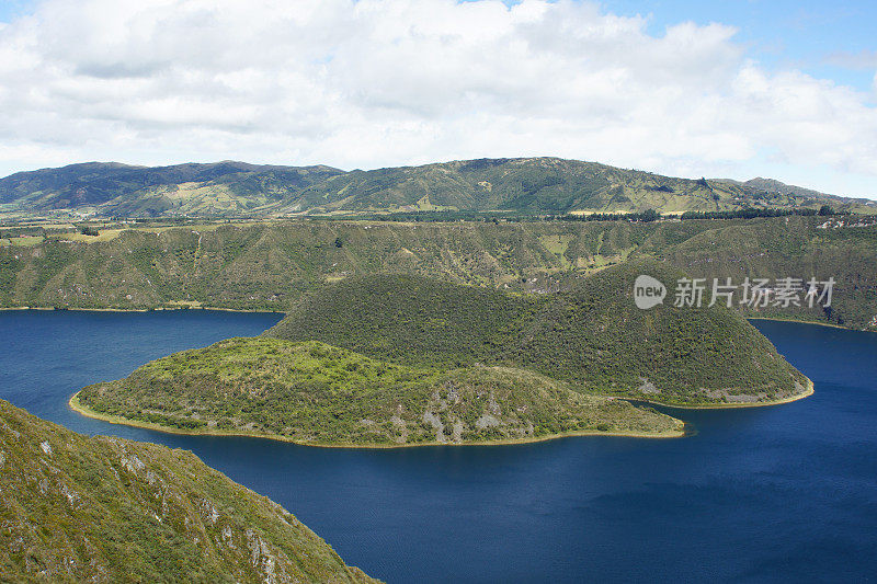 Cuicocha火山口湖