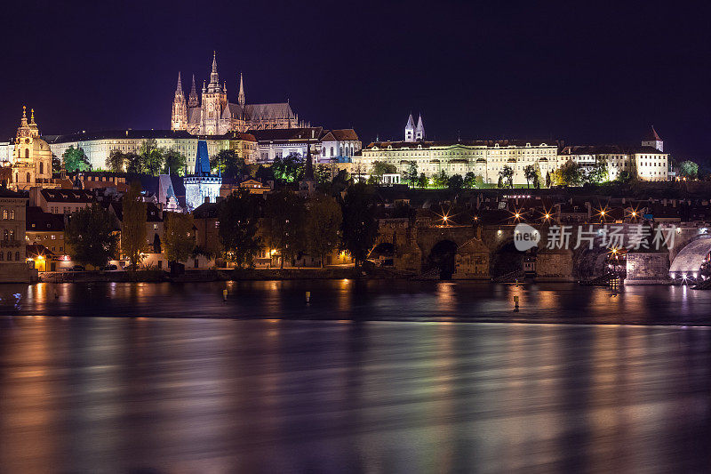 布拉格的夜空