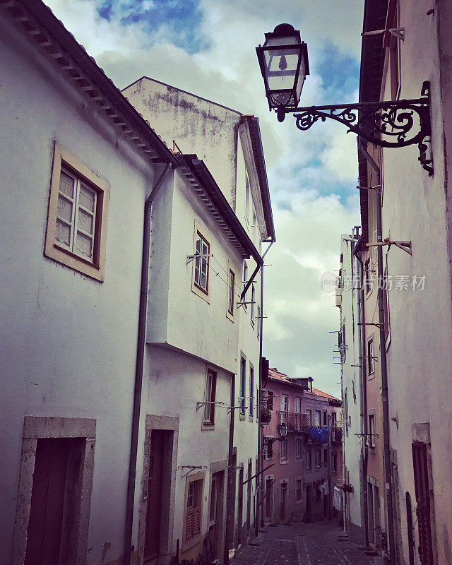 葡萄牙里斯本古老的鹅卵石街道