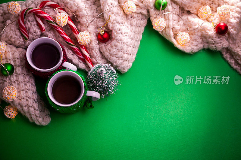 一杯茶，一条围巾，圣诞背景