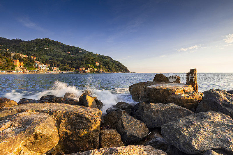 莱万托郁郁寡欢的海景