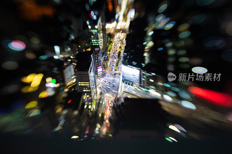 Lensbaby从屋顶拍摄的台北街头夜景