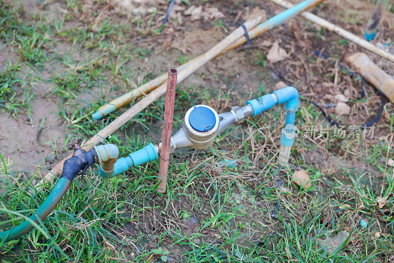 清莱省农场的水管和水表