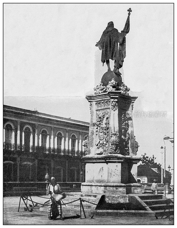 古董黑白照片:广场和哥伦布纪念碑，马亚奎斯，波多黎各