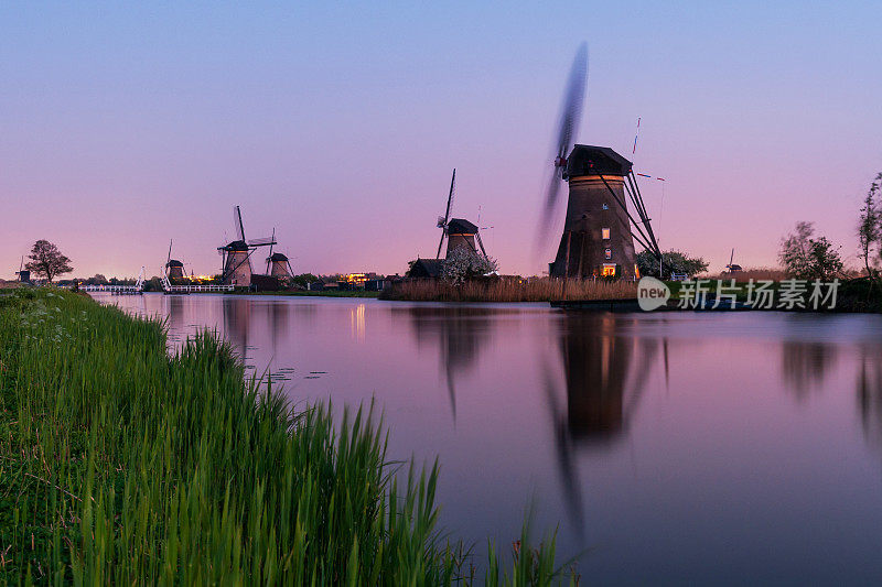金德代克，传统荷兰风车上的日落