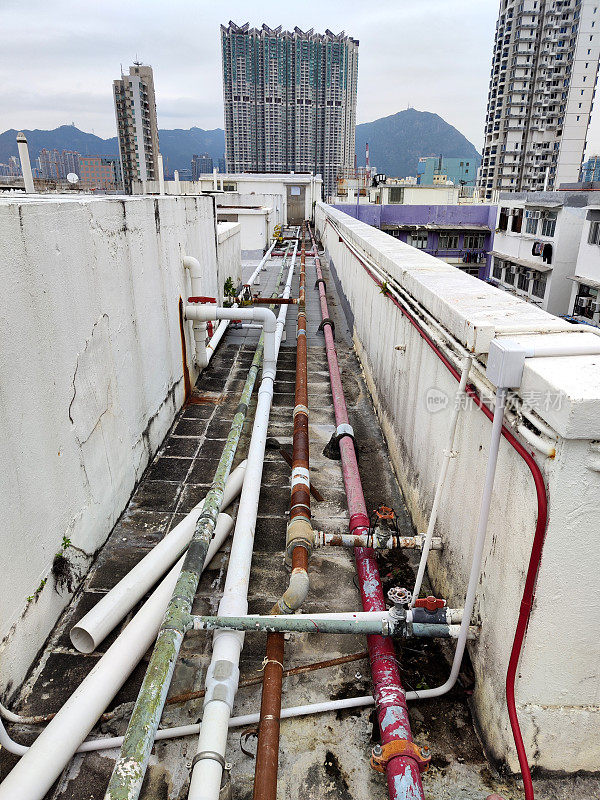 香港土瓜湾怡丰大厦的水管
