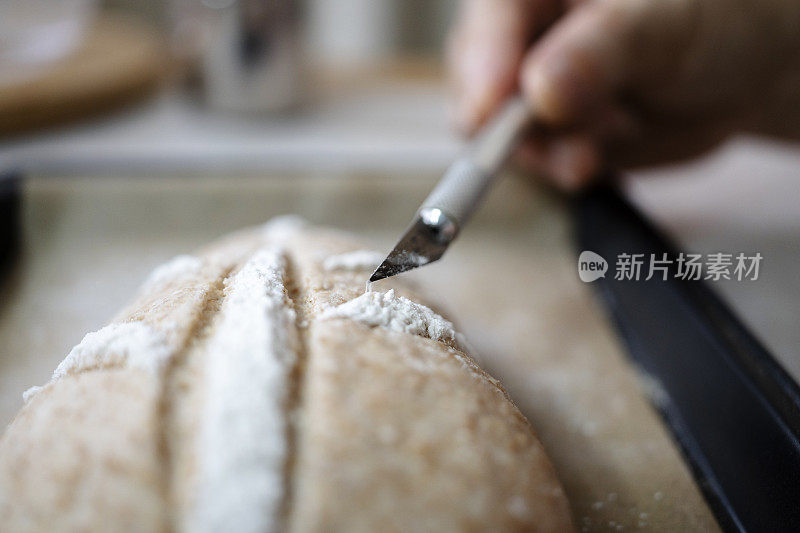 手工面包:在黑麦面包上刻痕