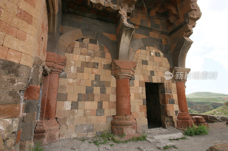 历史名城阿尼Manuçehr清真寺的建筑细节特写
