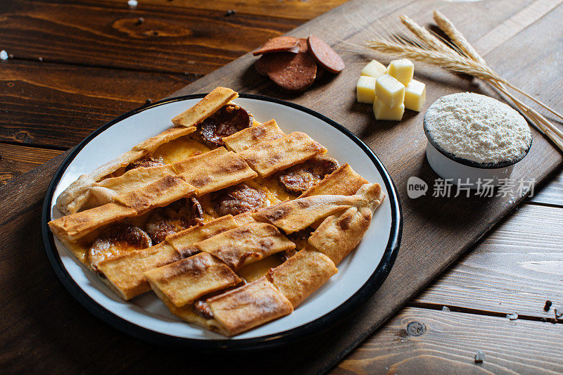 传统的土耳其食物，拉玛昆，基马里和库斯巴西里。