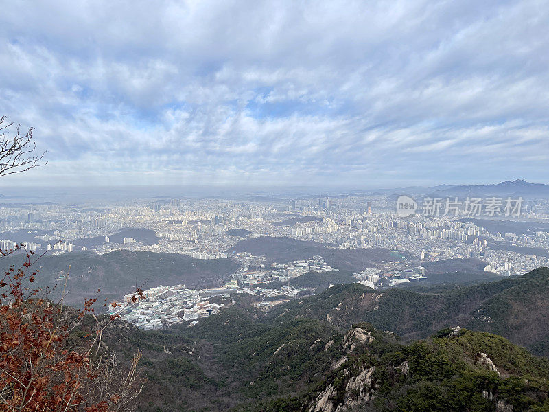 首尔的冬山