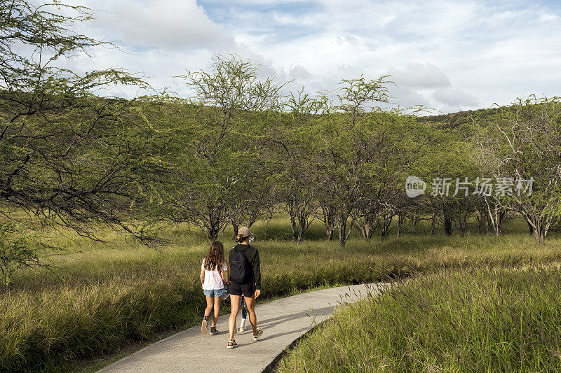 瓦胡岛的钻石头徒步旅行