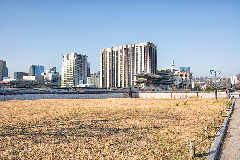 春天来到首尔市中心