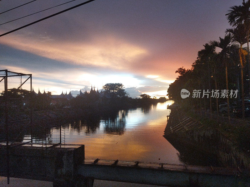 巴东日落江景