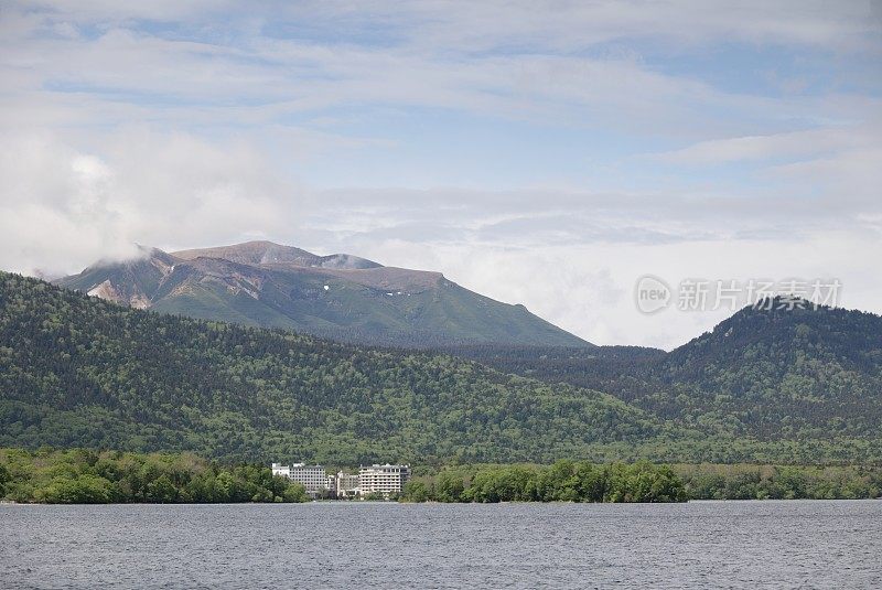 日本北海道阿干湖畔的酒店区