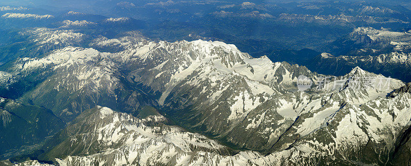 阿尔卑斯山勃朗峰的大全景照片