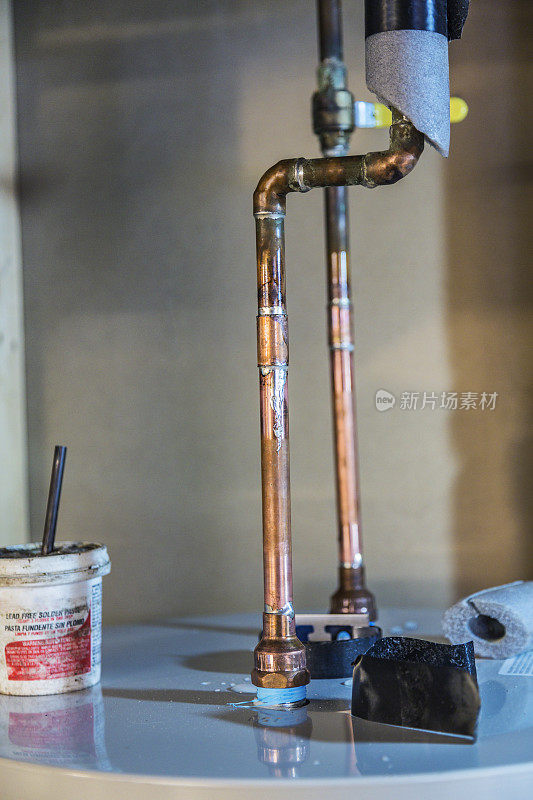 新的热水器铜管