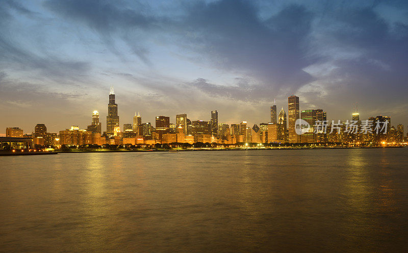 晚上天空,芝加哥市中心